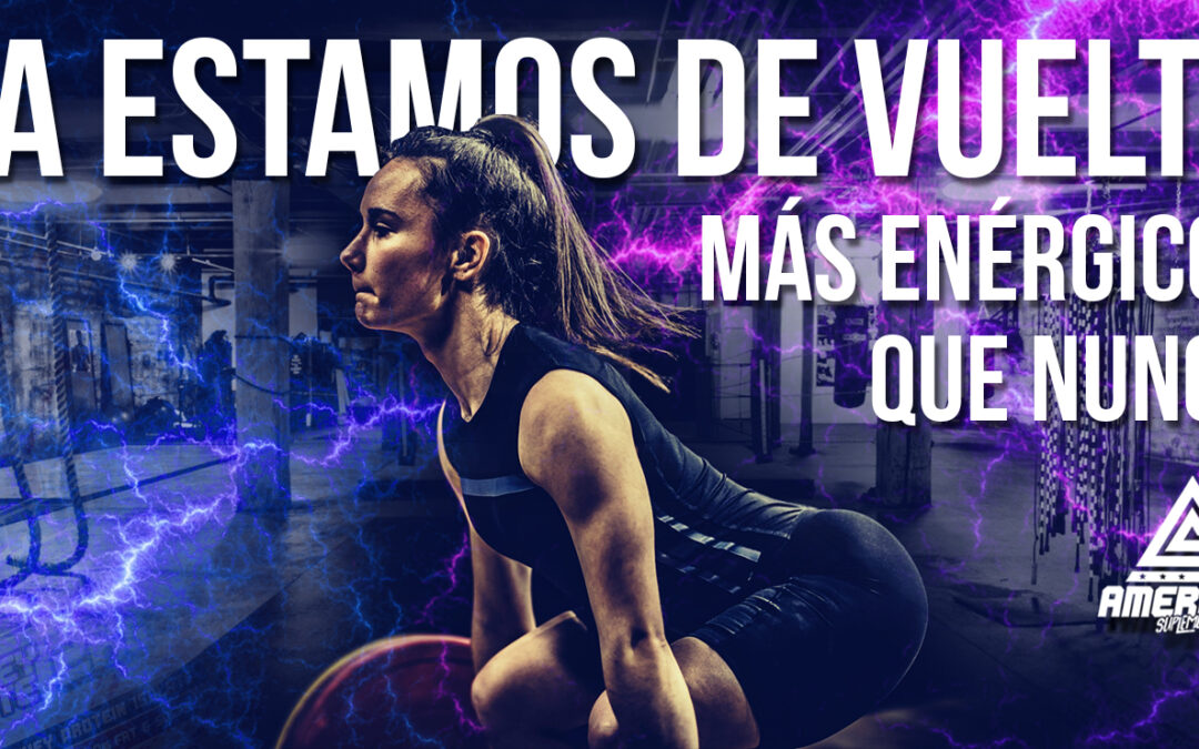 Banner de American Suplement con un atleta musculoso y el texto "YA ESTAMOS DE VUELTA MÁS ENÉRGICOS QUE NUNCA". Fondo morado con efectos de energía.
